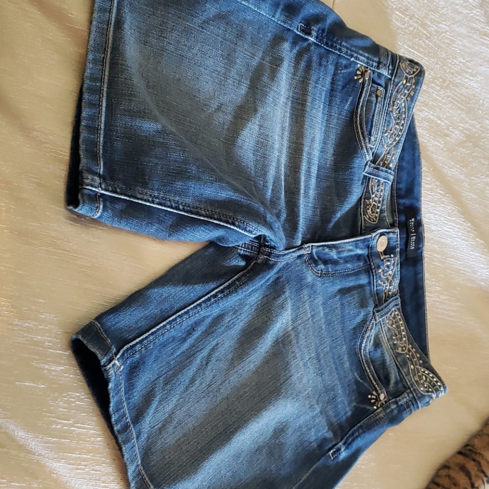 WHITE HOUSE BLACK MARKET ladies shorts